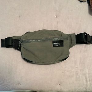 Lululemon Belt Bag 2L